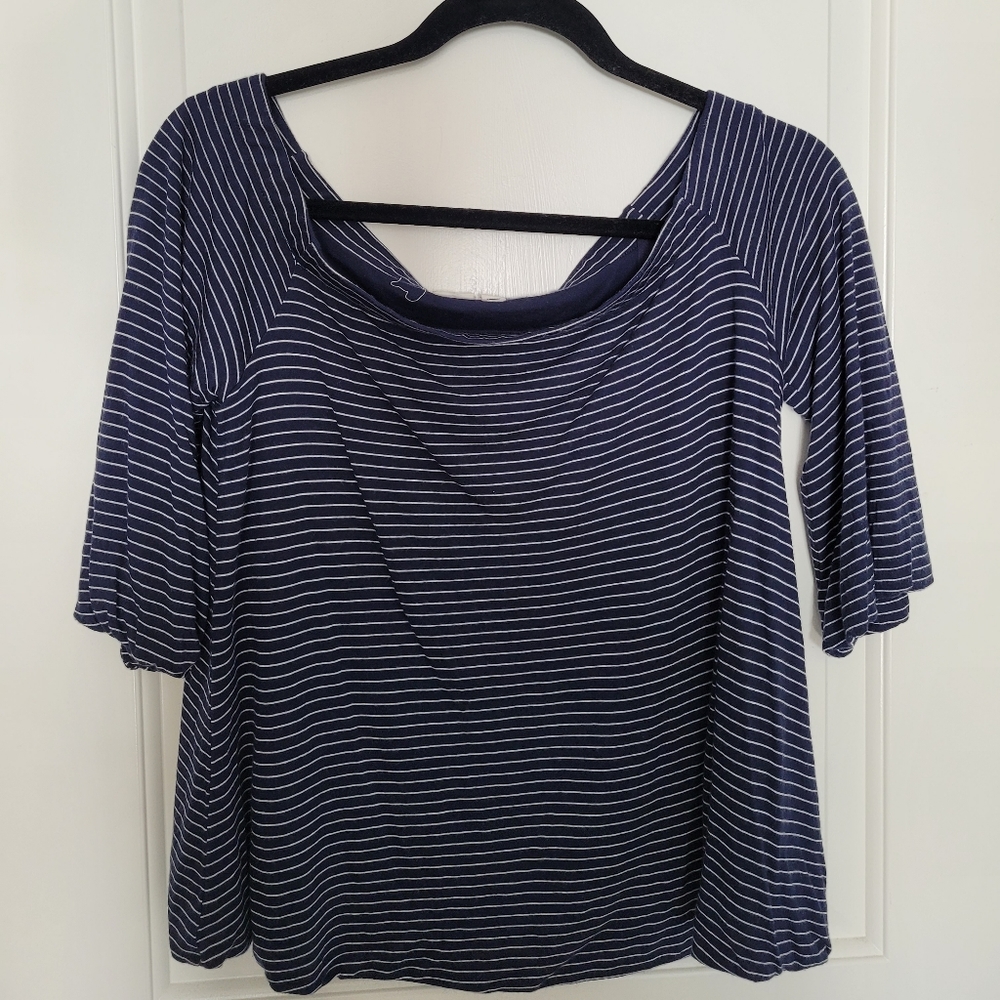 Medium Off Shoulder Blue Striped Gap Shirt